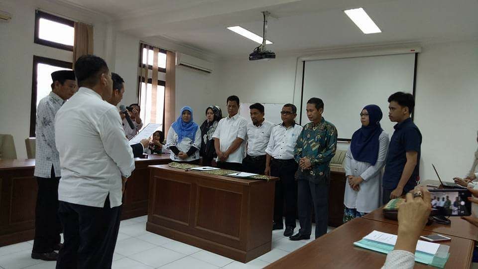 Gambar Dekan FSH Melantik Kajur Baru Prodi PMH UIN Alauddin Makassar 